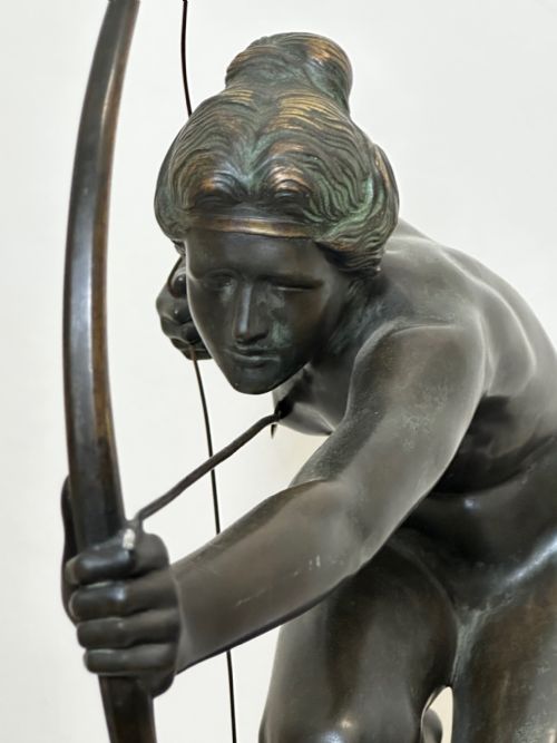 BRONZE SCULPTURE DIANA GODDESS HOLDING BOW ARROW SIGNED R HENN - ADDITIONAL PHOTO 4