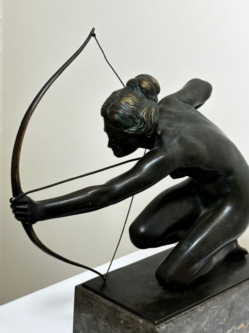 BRONZE SCULPTURE DIANA GODDESS HOLDING BOW ARROW SIGNED R HENN - ADDITIONAL PHOTO 7