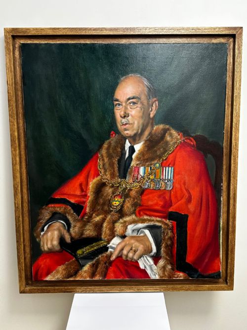PORTRAIT MAYOR MAIDSTONE KENT RED COAT ROBES SIGNED BERNARD HAILSTONE - ADDITIONAL PHOTO 1