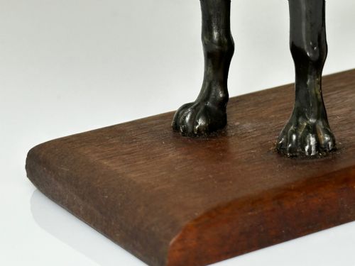 ART DECO PRIZED RACING GREYHOUND BRONZE SCULPTURE - ADDITIONAL PHOTO 3