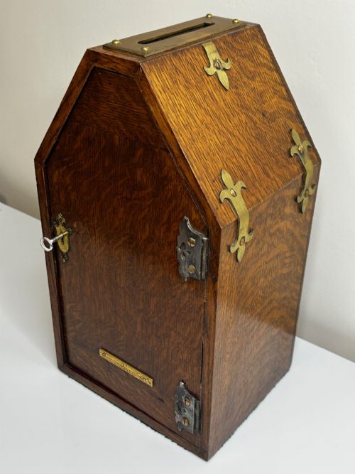 19TH CENTURY PUGIN DESIGN PRIVATE CHAPEL TIGER OAK LETTER BOX WITH KEY - ADDITIONAL PHOTO 14