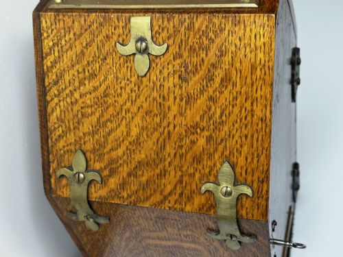19TH CENTURY PUGIN DESIGN PRIVATE CHAPEL TIGER OAK LETTER BOX WITH KEY - ADDITIONAL PHOTO 17