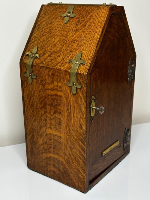 19TH CENTURY PUGIN DESIGN PRIVATE CHAPEL TIGER OAK LETTER BOX WITH KEY - ADDITIONAL PHOTO 19