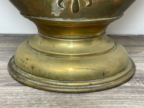 VICTORIAN BRASS CURVED COAL SCUTTLE HELMET DUAL LID - ADDITIONAL PHOTO 2