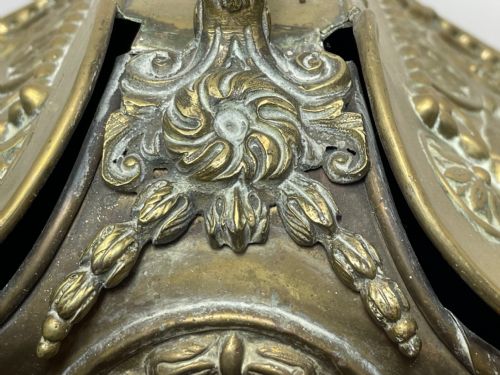 VICTORIAN BRASS CURVED COAL SCUTTLE HELMET DUAL LID - ADDITIONAL PHOTO 9