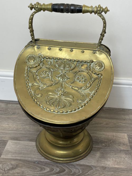 VICTORIAN BRASS CURVED COAL SCUTTLE HELMET DUAL LID - ADDITIONAL PHOTO 23