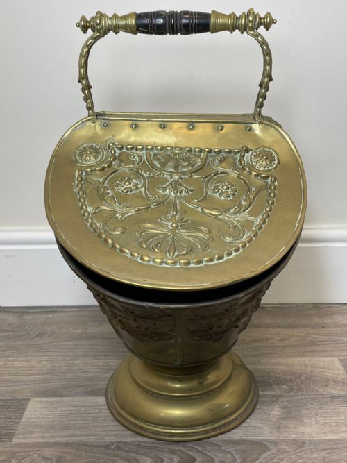 VICTORIAN BRASS CURVED COAL SCUTTLE HELMET DUAL LID - ADDITIONAL PHOTO 28