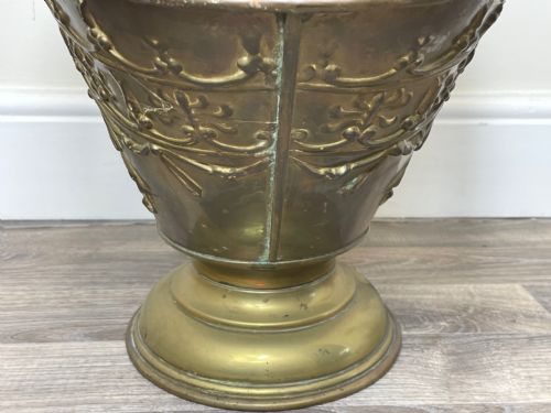 VICTORIAN BRASS CURVED COAL SCUTTLE HELMET DUAL LID - ADDITIONAL PHOTO 29
