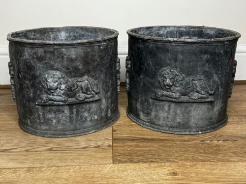 PAIR BRITISH GEORGIAN REGAL LION HEAVY LEAD GARDEN ROUND PLANTERS - ADDITIONAL PHOTO 2