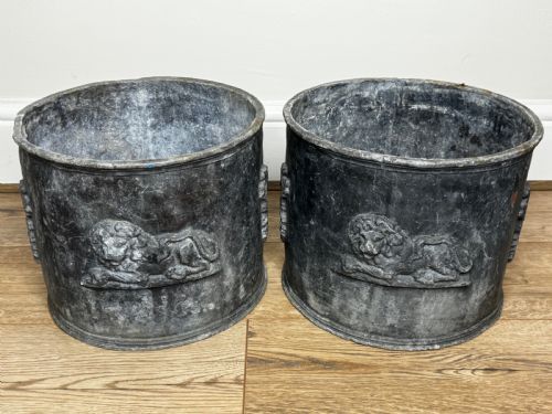 PAIR BRITISH GEORGIAN REGAL LION HEAVY LEAD GARDEN ROUND PLANTERS - ADDITIONAL PHOTO 3