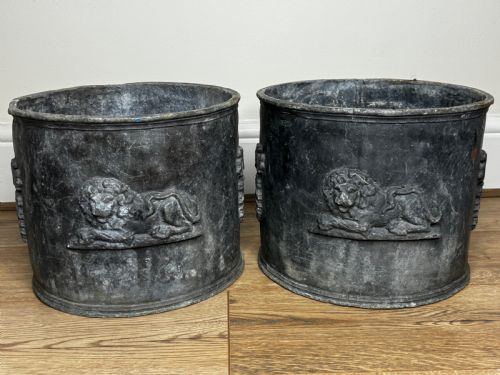PAIR BRITISH GEORGIAN REGAL LION HEAVY LEAD GARDEN ROUND PLANTERS - ADDITIONAL PHOTO 4