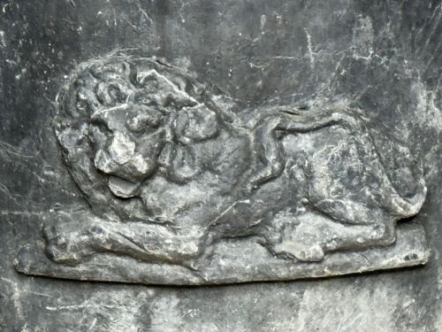 PAIR BRITISH GEORGIAN REGAL LION HEAVY LEAD GARDEN ROUND PLANTERS - ADDITIONAL PHOTO 7