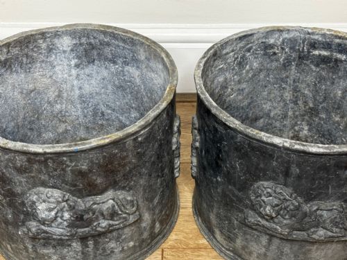 PAIR BRITISH GEORGIAN REGAL LION HEAVY LEAD GARDEN ROUND PLANTERS - ADDITIONAL PHOTO 9