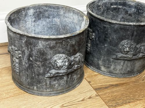 PAIR BRITISH GEORGIAN REGAL LION HEAVY LEAD GARDEN ROUND PLANTERS - ADDITIONAL PHOTO 23