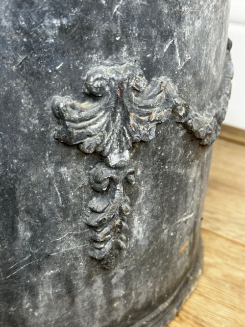PAIR BRITISH GEORGIAN REGAL LION HEAVY LEAD GARDEN ROUND PLANTERS - ADDITIONAL PHOTO 26
