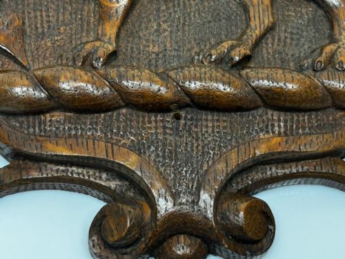 19TH CENTURY PUGIN DESIGN CARVED TIGER OAK HERALDIC LION SHIELD CREST - ADDITIONAL PHOTO 6