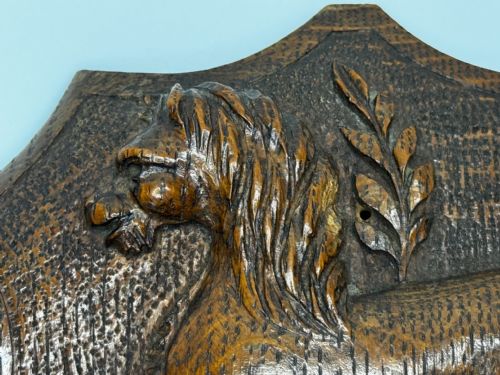 19TH CENTURY PUGIN DESIGN CARVED TIGER OAK HERALDIC LION SHIELD CREST - ADDITIONAL PHOTO 8