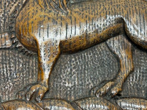 19TH CENTURY PUGIN DESIGN CARVED TIGER OAK HERALDIC LION SHIELD CREST - ADDITIONAL PHOTO 9