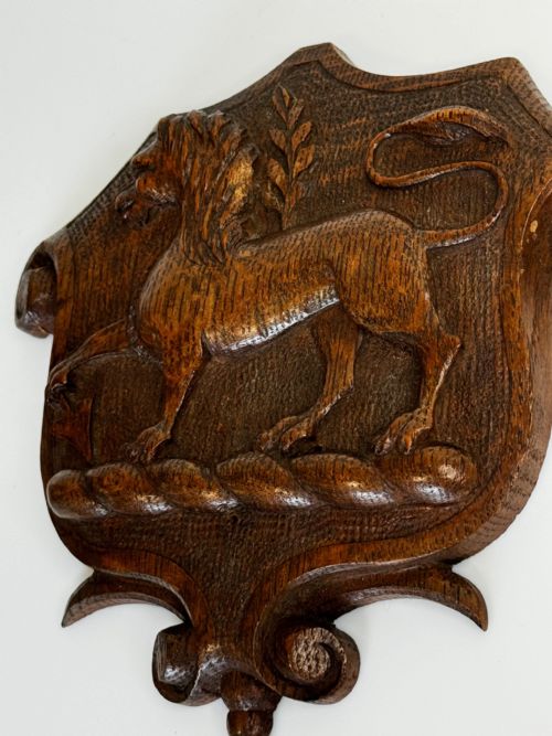 19TH CENTURY PUGIN DESIGN CARVED TIGER OAK HERALDIC LION SHIELD CREST - ADDITIONAL PHOTO 17