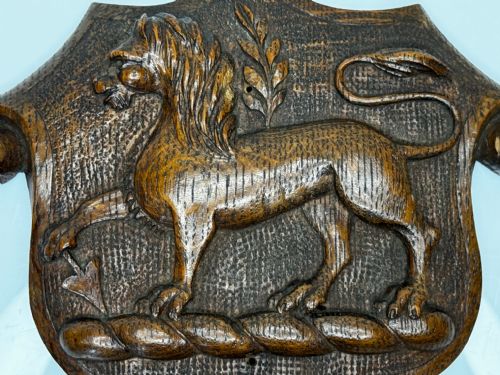 19TH CENTURY PUGIN DESIGN CARVED TIGER OAK HERALDIC LION SHIELD CREST - ADDITIONAL PHOTO 24