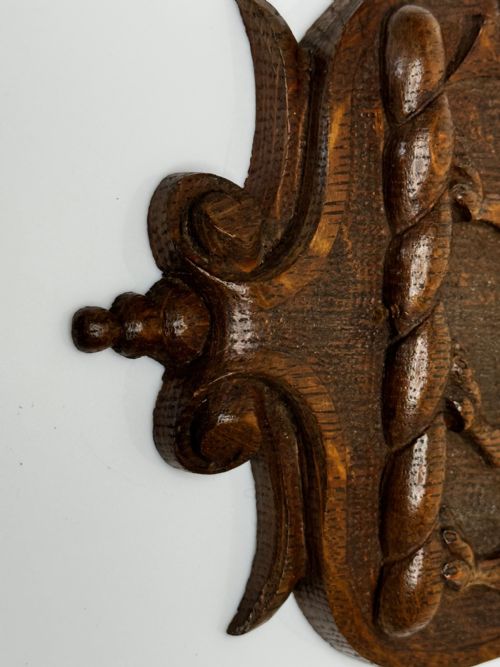 19TH CENTURY PUGIN DESIGN CARVED TIGER OAK HERALDIC LION SHIELD CREST - ADDITIONAL PHOTO 25
