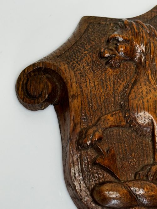 19TH CENTURY PUGIN DESIGN CARVED TIGER OAK HERALDIC LION SHIELD CREST - ADDITIONAL PHOTO 28