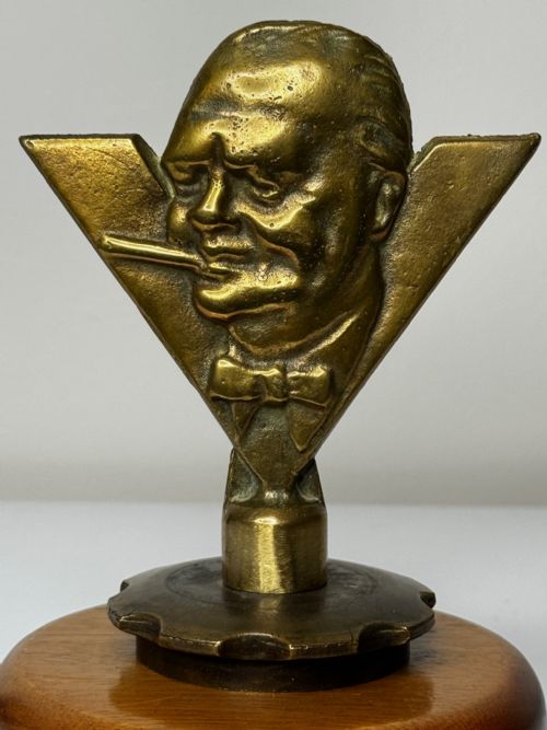 WINSTON CHURCHILL V FOR VICTORY GILT BRONZE CAR MASCOT SCULPTURE - ADDITIONAL PHOTO 15