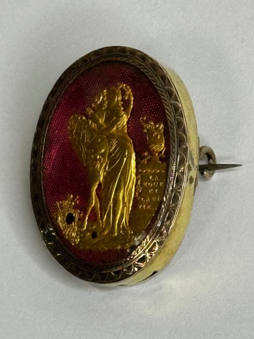 NEOCLASSICAL FRENCH 18TH CENTURY GOLD CUPID AND PSYCHE BROOCH C1760 - ADDITIONAL PHOTO 1