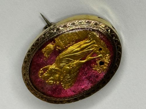 NEOCLASSICAL FRENCH 18TH CENTURY GOLD CUPID AND PSYCHE BROOCH C1760 - ADDITIONAL PHOTO 7