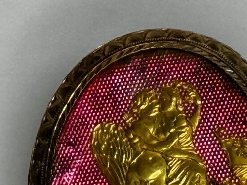 NEOCLASSICAL FRENCH 18TH CENTURY GOLD CUPID AND PSYCHE BROOCH C1760 - ADDITIONAL PHOTO 9