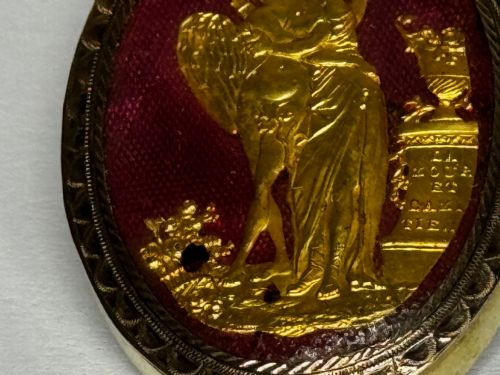 NEOCLASSICAL FRENCH 18TH CENTURY GOLD CUPID AND PSYCHE BROOCH C1760 - ADDITIONAL PHOTO 10