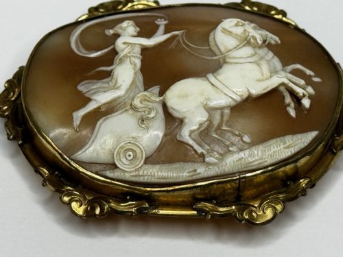 ROMAN GODDESS AURORA IN HER CHARIOT GEORGIAN SHELL CAMEO BROOCH C1820 - ADDITIONAL PHOTO 1