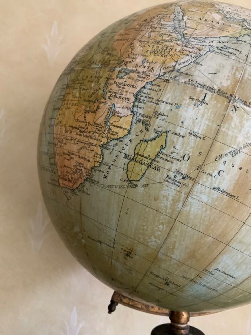 AN EARLY 20TH CENTURY PHILIPS GLOBE - ADDITIONAL PHOTO 3