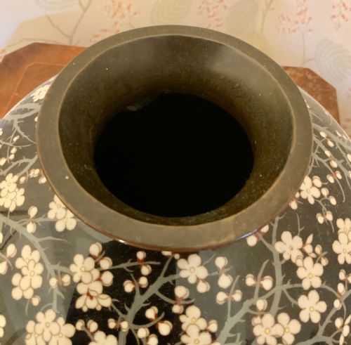 A LARGE LATE 19TH CENTURY CLOISONN VASE - ADDITIONAL PHOTO 1