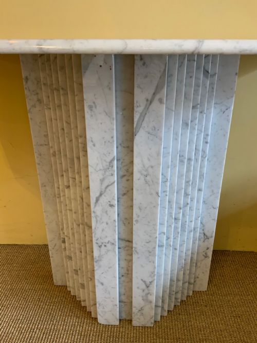 AN ART DECO PERIOD CARRARA MARBLE CONSOLE TABLE - ADDITIONAL PHOTO 1
