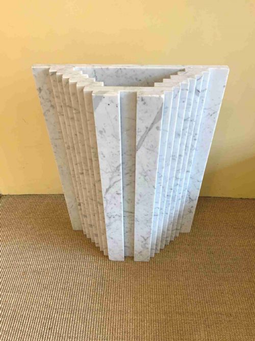 AN ART DECO PERIOD CARRARA MARBLE CONSOLE TABLE - ADDITIONAL PHOTO 3
