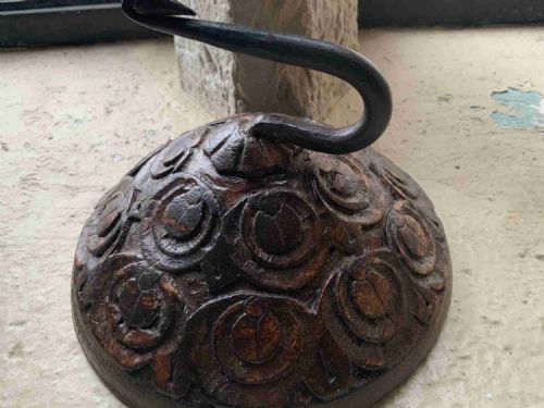 LATE 18TH CENTURY CARVED WALL MOUNTED HOOKS - ADDITIONAL PHOTO 4