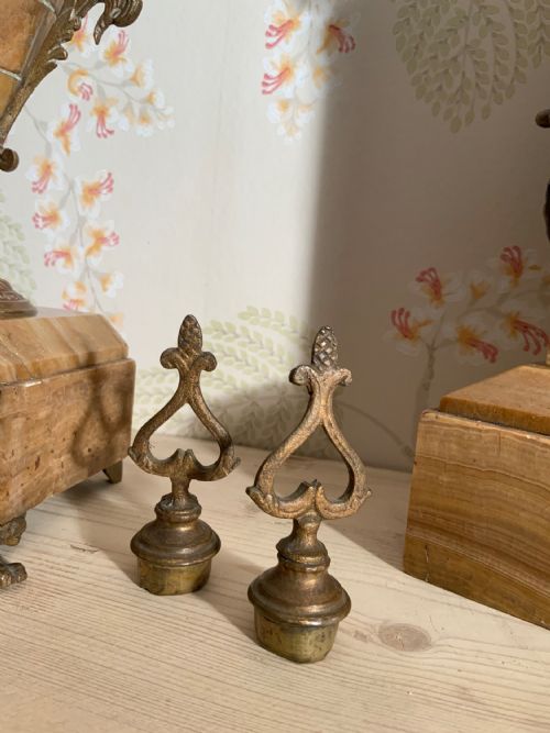 19TH CENTURY FRENCH CLOCK GARNITURE - ADDITIONAL PHOTO 8