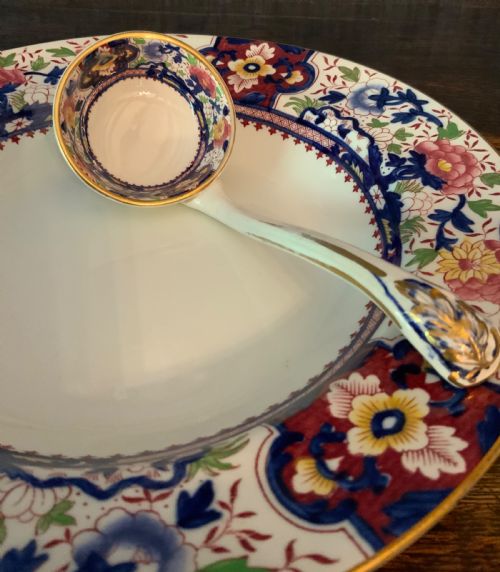 A 12 PLACE SETTING DINNER SERVICE - ADDITIONAL PHOTO 11