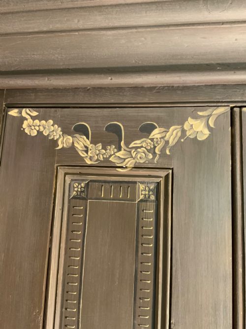 19TH CENTURY PAINTED PINE LIVERY CUPBOARD - ADDITIONAL PHOTO 4