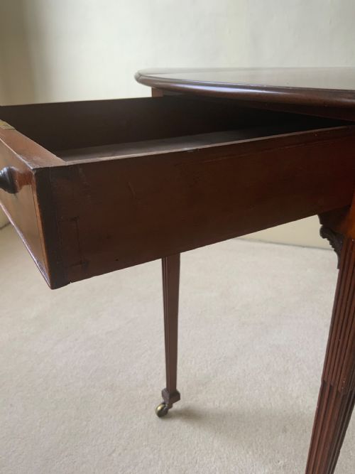 AN 18TH CENTURY MAHOGANY PEMBROKE TABLE - ADDITIONAL PHOTO 6