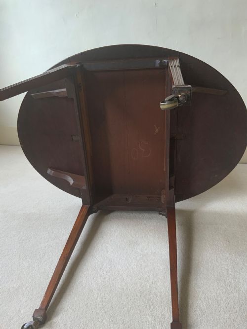 AN 18TH CENTURY MAHOGANY PEMBROKE TABLE - ADDITIONAL PHOTO 8