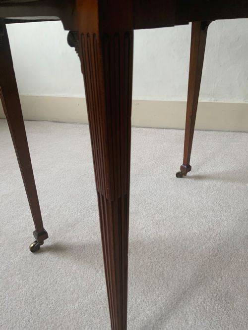 AN 18TH CENTURY MAHOGANY PEMBROKE TABLE - ADDITIONAL PHOTO 10