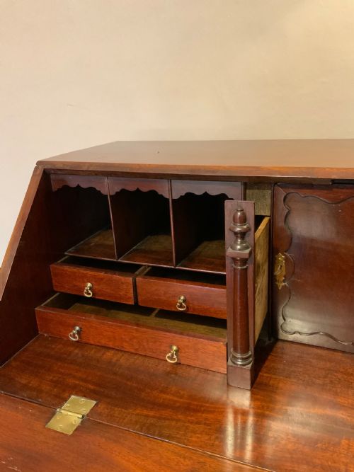 A GEORGIAN CUBAN MAHOGANY BUREAU - ADDITIONAL PHOTO 2