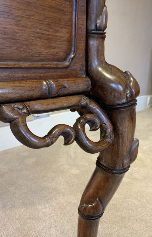 A 19TH CENTURY CHINESE DESK AND MATCHING CHAIR - ADDITIONAL PHOTO 4