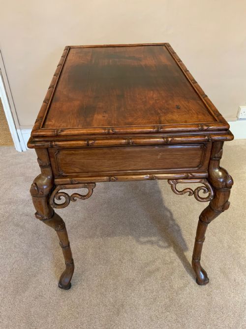 A 19TH CENTURY CHINESE DESK AND MATCHING CHAIR - ADDITIONAL PHOTO 2