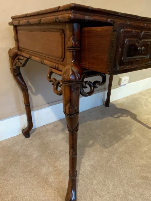 A 19TH CENTURY CHINESE DESK AND MATCHING CHAIR - ADDITIONAL PHOTO 3
