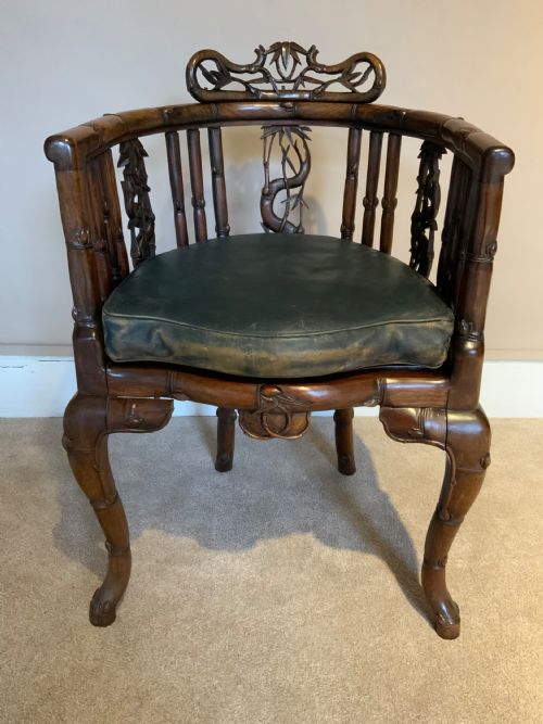 A 19TH CENTURY CHINESE DESK AND MATCHING CHAIR - ADDITIONAL PHOTO 5