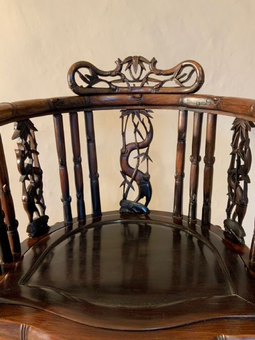 A 19TH CENTURY CHINESE DESK AND MATCHING CHAIR - ADDITIONAL PHOTO 7