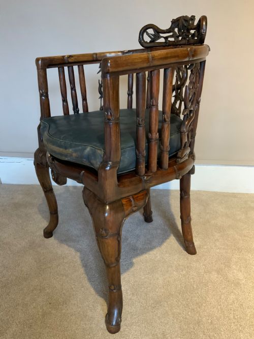 A 19TH CENTURY CHINESE DESK AND MATCHING CHAIR - ADDITIONAL PHOTO 8